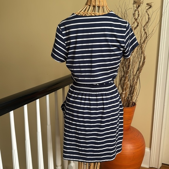Vineyard vines blue and white stripes dress - Picture 4 of 11